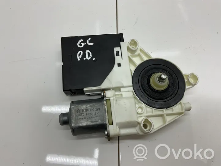 Volkswagen Golf VI Motorino alzacristalli della portiera anteriore 1K5837402BE