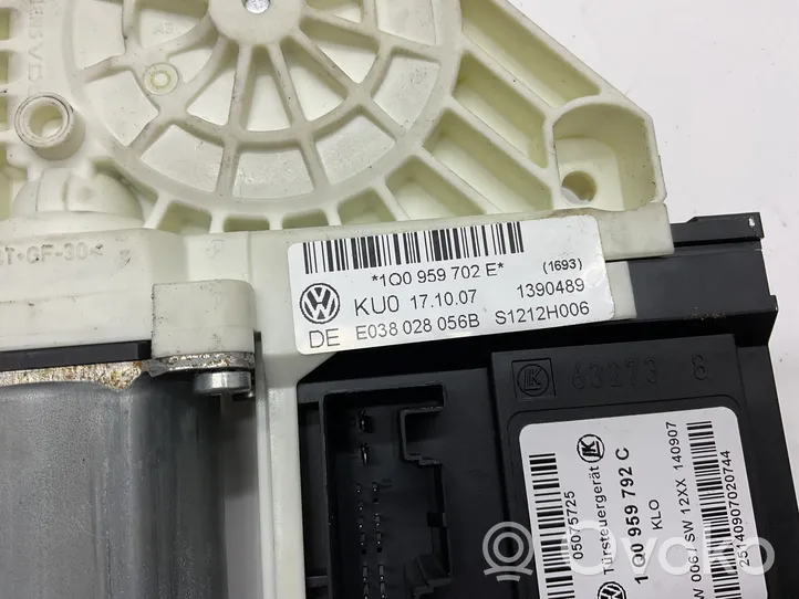 Volkswagen Eos Front door window regulator motor 1Q0959702E