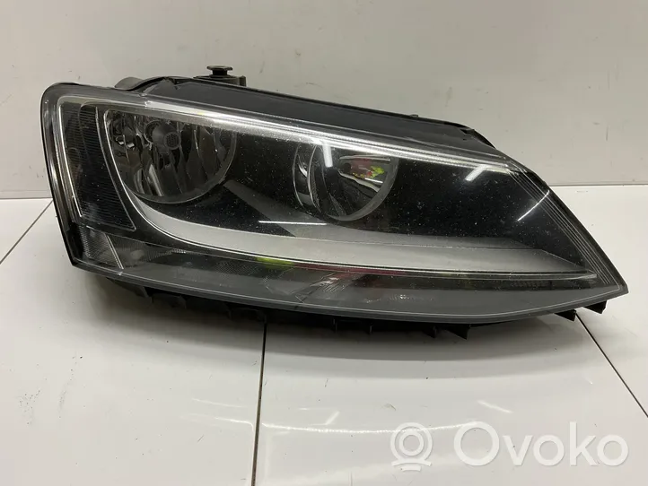 Volkswagen Jetta VI Lampa przednia 5C8941006