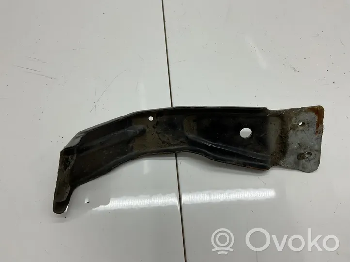 Volkswagen Jetta VI Supporto di montaggio del parafango 5C6821137