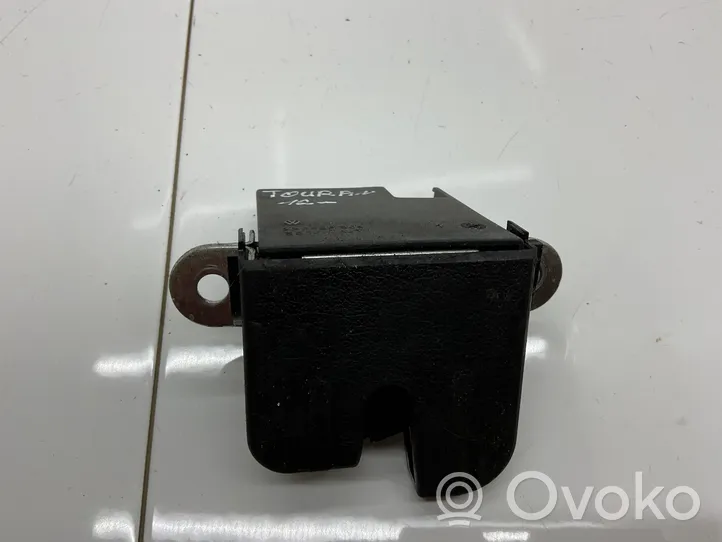 Volkswagen Touran II Tailgate/trunk/boot lock/catch/latch 1T0827505J