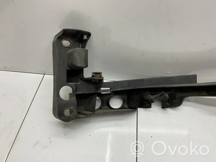 Audi A3 S3 8P Support phare frontale 8P0805608