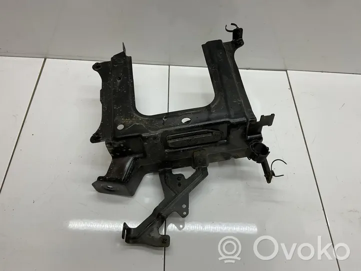 Volkswagen Golf VII Other engine bay part 5Q0907102G