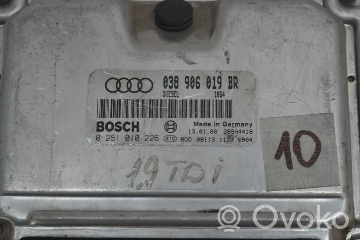 Audi A4 S4 B5 8D Dzinēja vadības bloks 038906019BR
