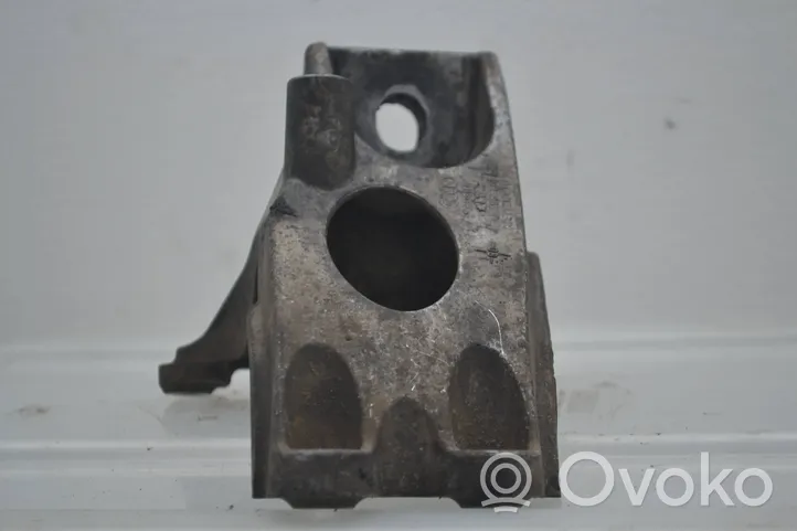 Audi A8 S8 D3 4E Supporto di montaggio scatola del cambio 4E0399114EB