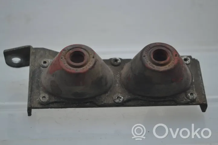 Audi A8 S8 D3 4E Staffa/supporto di montaggio della marmitta 4E0253519H