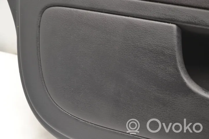 Audi A4 S4 B7 8E 8H Rivestimento del pannello della portiera anteriore 8E1867105