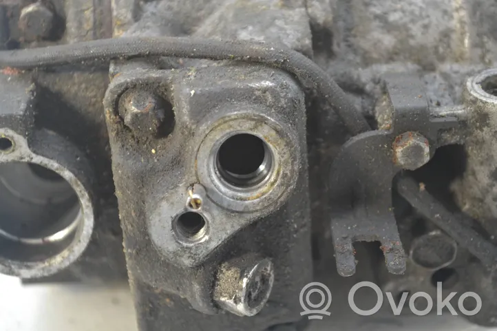 Audi A4 S4 B7 8E 8H Ilmastointilaitteen kompressorin pumppu (A/C) 6SEU12C