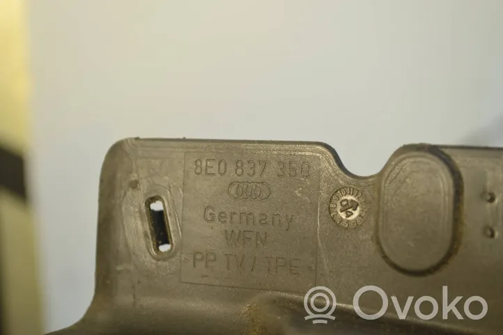 Audi A4 S4 B6 8E 8H Osłona rygla zamka klapy tylnej 8E0837350