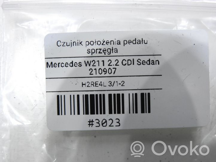 Mercedes-Benz E W211 Sankabos pedalo daviklis 0045452114