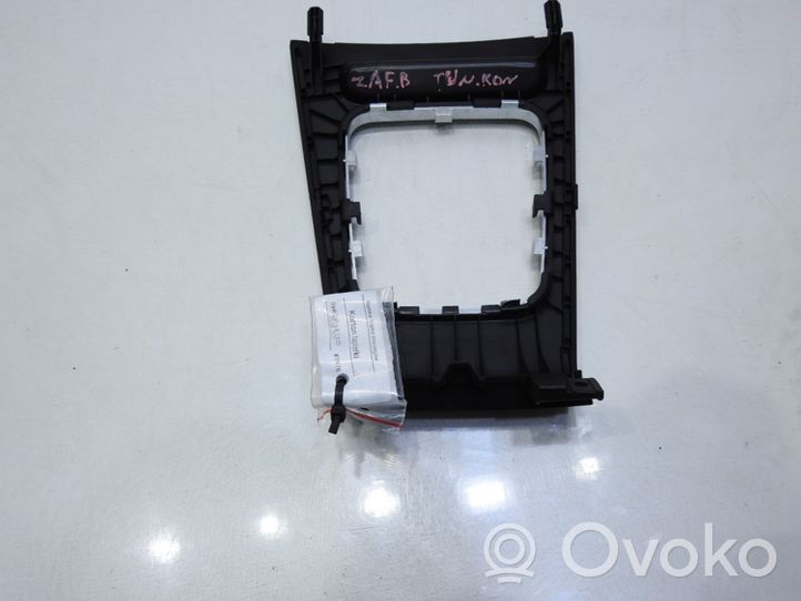 Opel Zafira B Gear shifter surround trim plastic 13162583