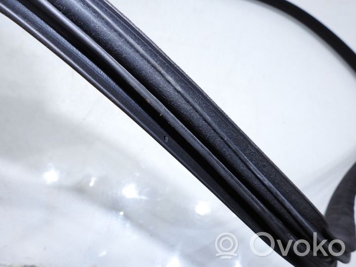 Volvo V70 Rubber seal rear door 