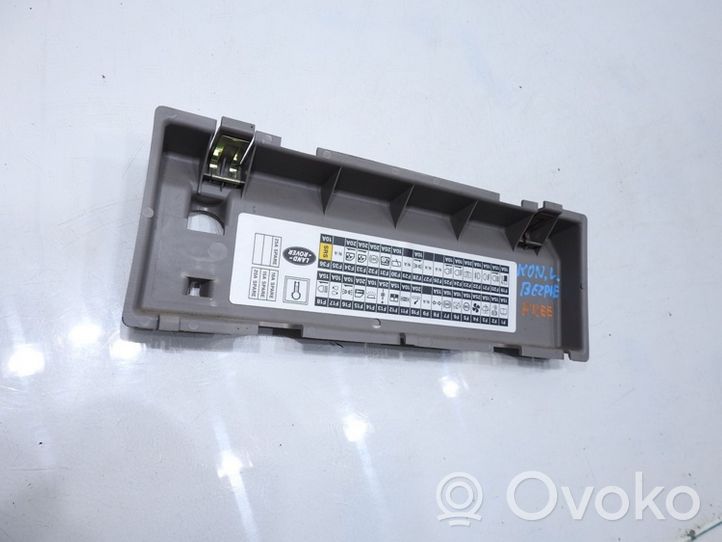 Land Rover Freelander Fuse box cover 