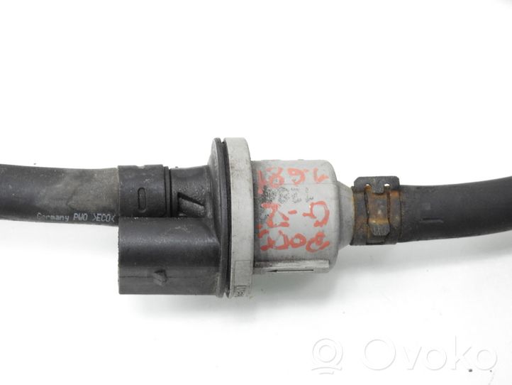 Volkswagen Golf V Tuyau d'alimentation conduite de carburant 2580115A