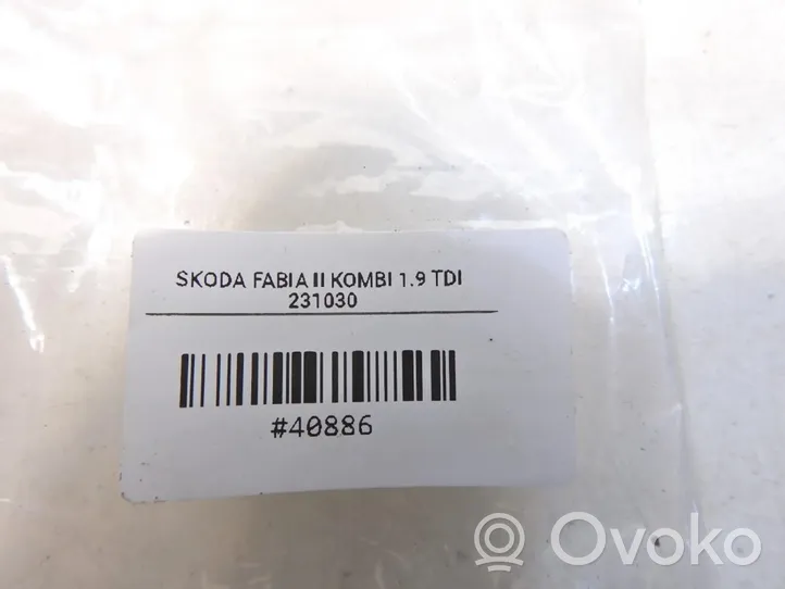 Skoda Fabia Mk2 (5J) Uchwyt / Mocowanie chłodnicy 5J0121367A