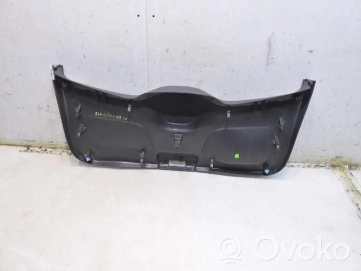 Renault Clio III Rivestimento superiore del portellone posteriore/bagagliaio 8200293811