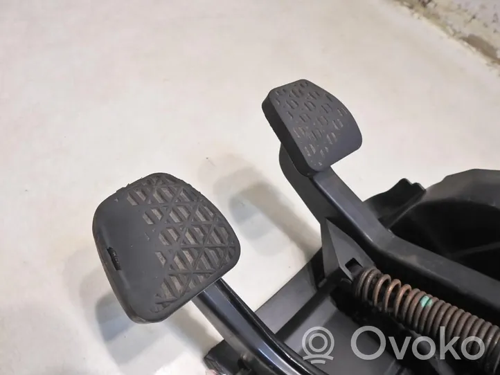 Mercedes-Benz C AMG W203 Brake pedal A2032904701