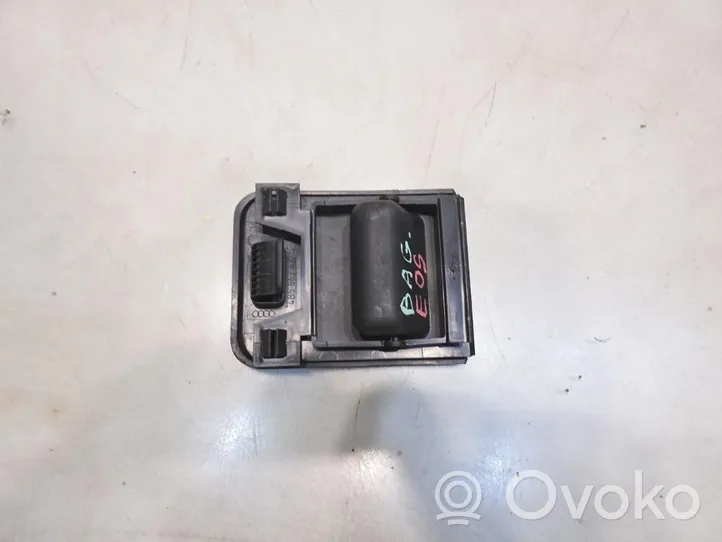 Volkswagen Eos Morsetto di fissaggio a clip per tappetini 4B5863627B