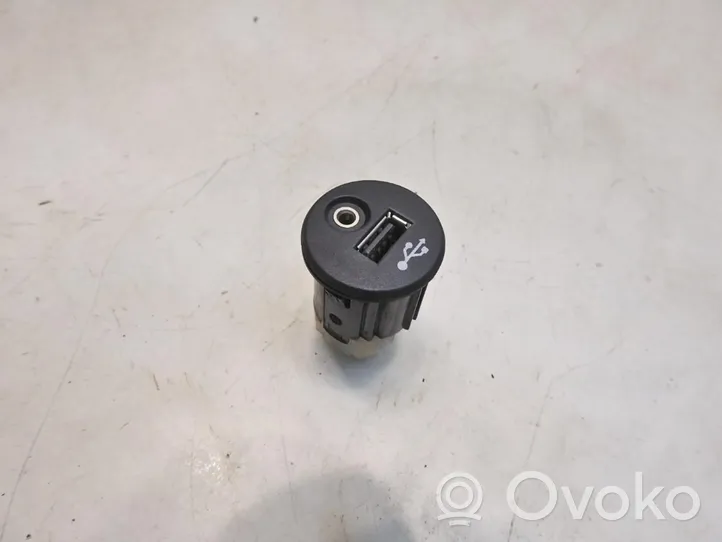 Nissan Micra AUX in-socket connector 