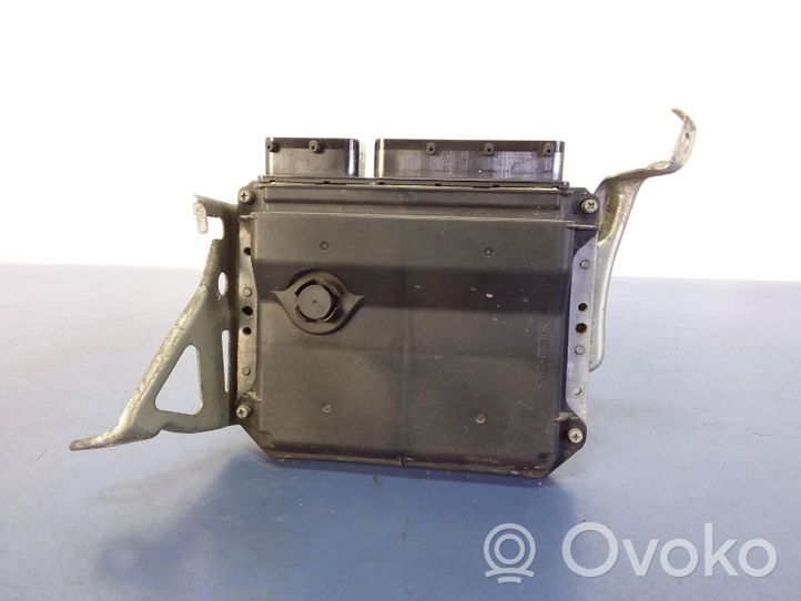 Toyota Avensis T270 Блок управления двигателем ECU 89661-05D80