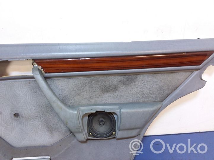 Mercedes-Benz E W124 Set di rivestimento del pannello della portiera 