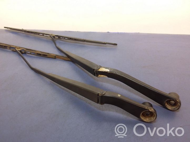 Dodge Charger Front wiper blade arm 