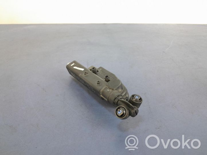 Audi A8 S8 D3 4E Ugello a spruzzo lavavetri per parabrezza 4E0955965AA