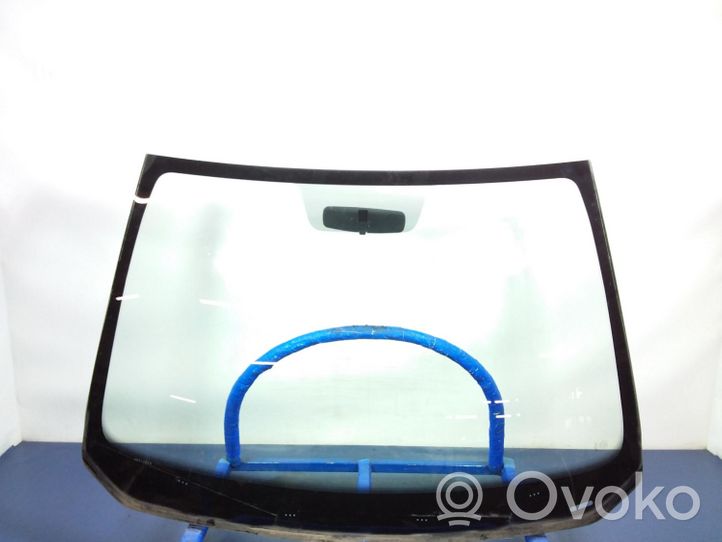 Dacia Sandero Front windscreen/windshield window 