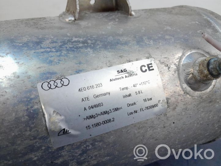 Audi A8 S8 D3 4E Ilmajousituksen painesäiliö 4E0616203