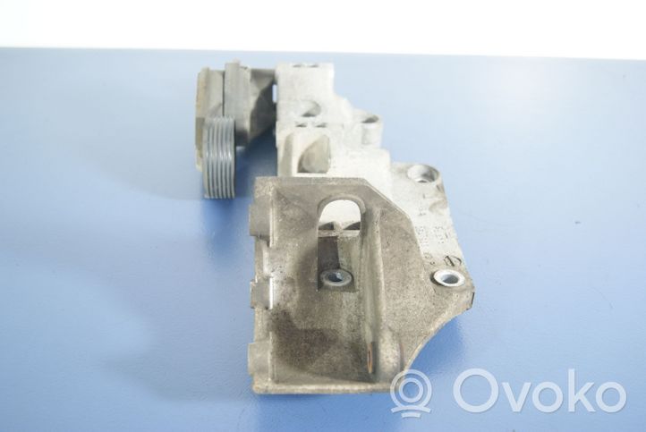 Skoda Octavia Mk2 (1Z) Valvola di depressione sul supporto motore 06A903143P