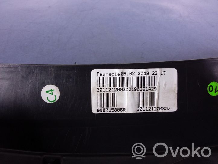 Renault Clio IV Muu kynnyksen/pilarin verhoiluelementti 689215806R