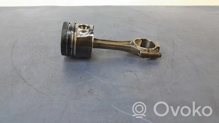 Seat Ibiza IV (6J,6P) Piston 01