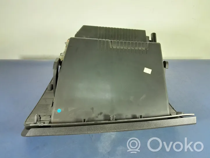 Opel Astra H Glove box 13191459