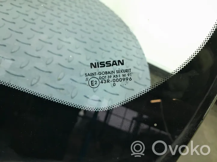 Nissan Note (E11) Pare-brise vitre avant 01