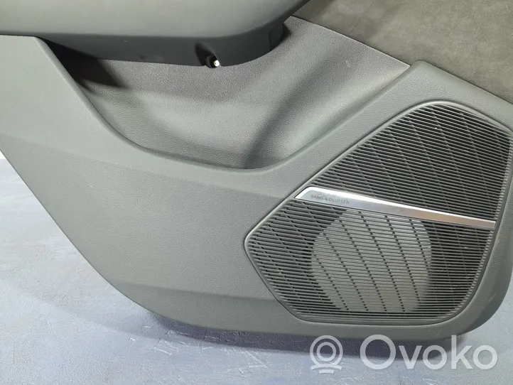 Audi Q7 4M Set di rivestimento del pannello della portiera 01