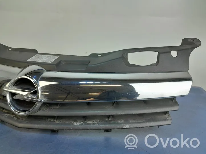Opel Astra H Grille de calandre avant 13108460