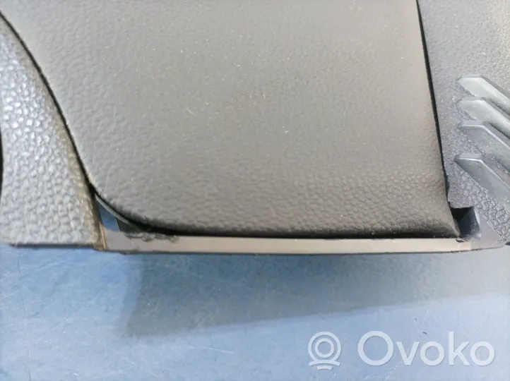 Volkswagen PASSAT B8 Toisen istuinrivin istuimet 3G9885701