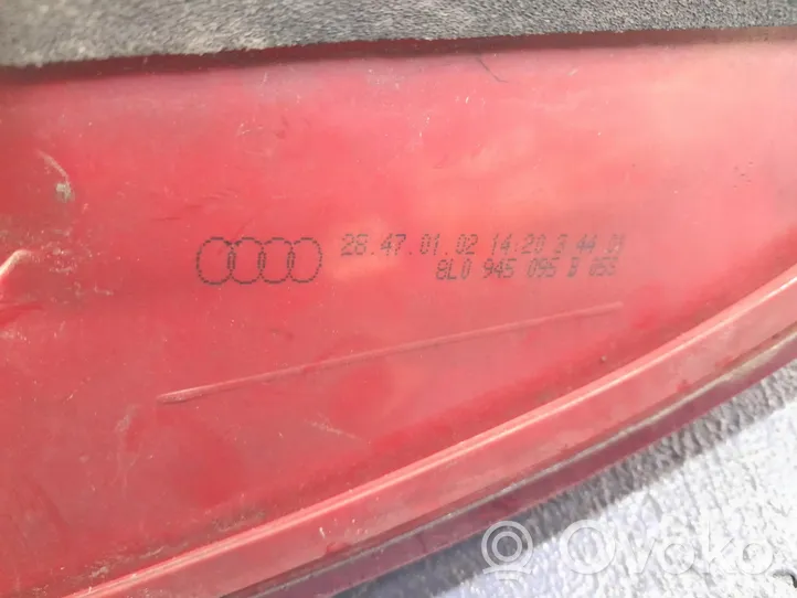 Audi A3 S3 8L Galinis žibintas kėbule 8L0945095B