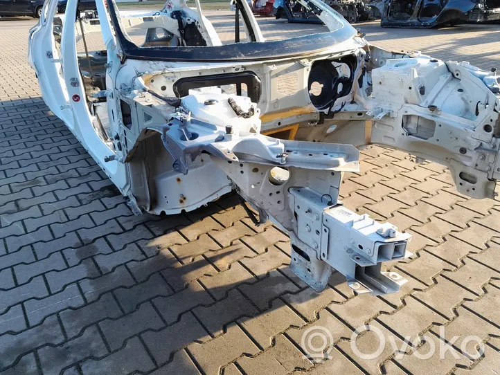 Volvo S90, V90 Longherone lato anteriore 01