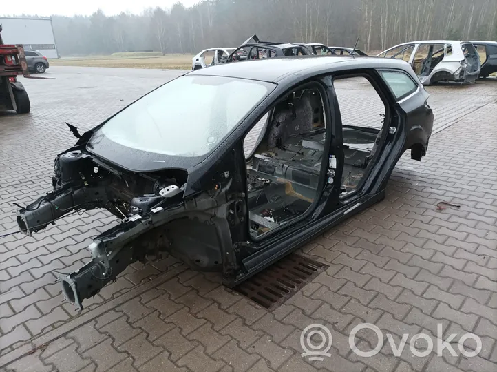 Ford Focus ST Elementy tylnej części nadwozia 01