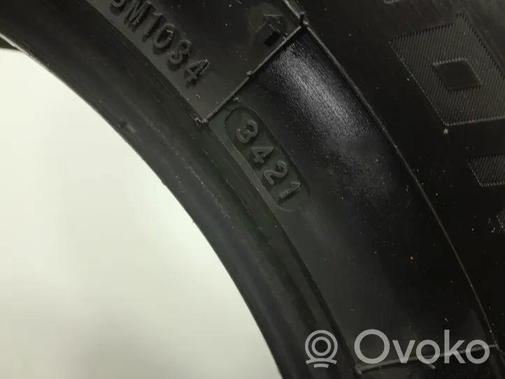 Audi Q7 4M R17 winter tire 01