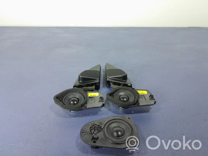 Volvo XC60 Subwoofer speaker 8676891