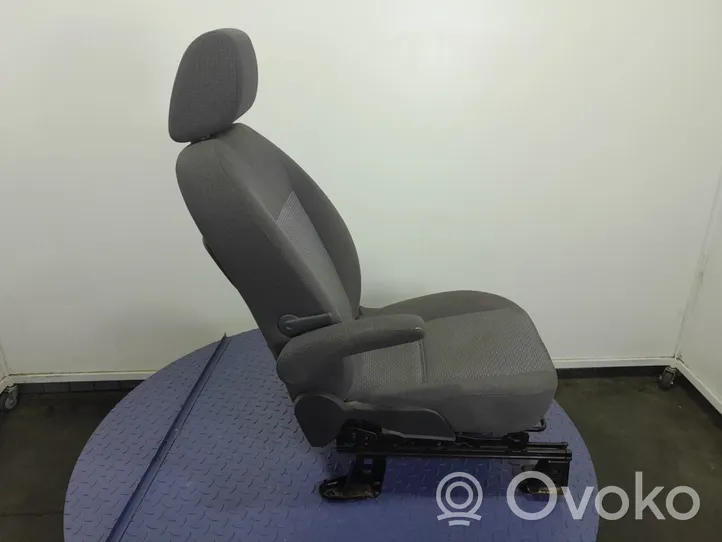 Ford C-MAX I Front driver seat 01