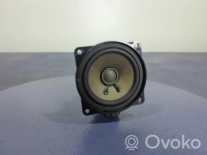 Skoda Superb B6 (3T) Subwoofer-bassokaiutin 3T0035411K