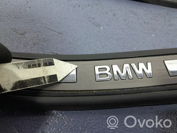 BMW 7 E65 E66 Rivestimento vano piedi laterale 8223553