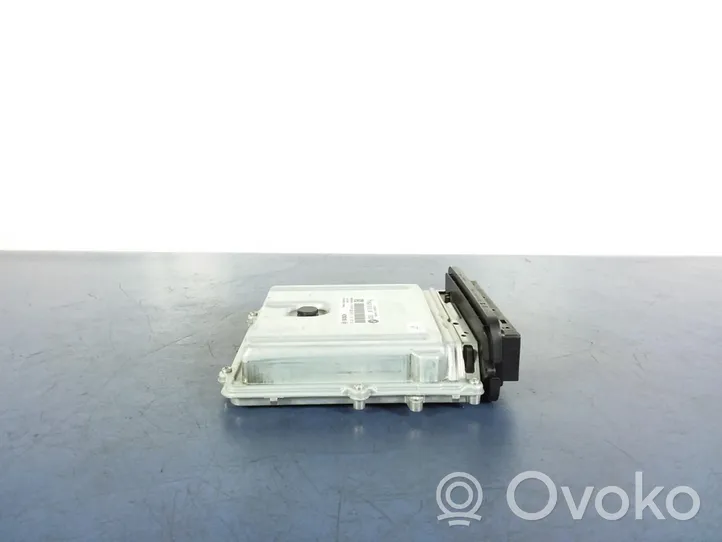 BMW 5 F10 F11 Unité de commande, module ECU de moteur 8513250