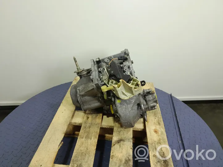 Citroen C4 I Mechaninė 6 pavarų dėžė 20DP16