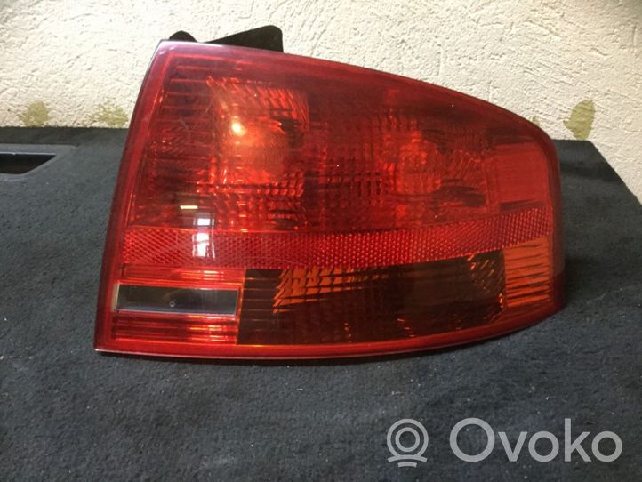 Audi A4 S4 B7 8E 8H Lampa tylna 965037