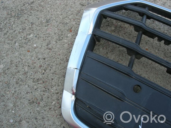 Audi Q5 SQ5 Grotelės viršutinės 80A853651