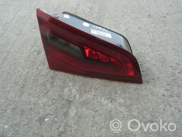 Audi A3 S3 8V Lampy tylnej klapy bagażnika 8V4945093A